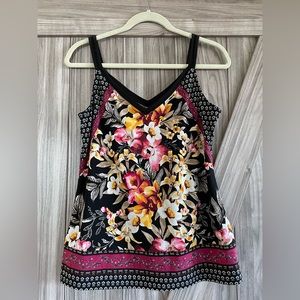 Gorgeous tropical blouse. Can be dressed or dressed down.